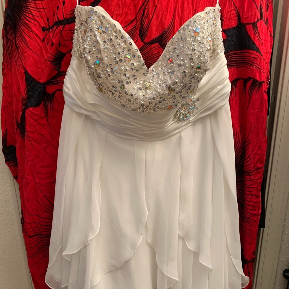 Summer beach wedding dress.